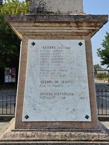 Monumento ai Caduti di Saletta, dedicato ai soldati delle guerre mondiali e della guerra partigiana.
