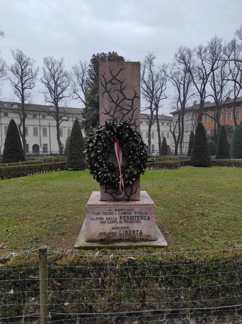 Monumento agli Internati mantovani, dedicato alla memoria dei caduti per la libertà e la resistenza.