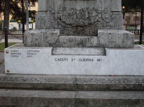 Monumento commemorativo dedicato ai caduti della Seconda Guerra Mondiale a Vezzano.