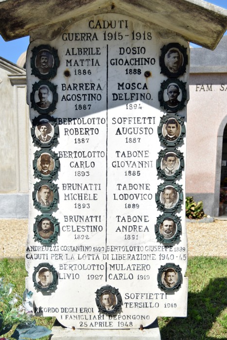 Monumento ai caduti di Brione, dedicato ai soldati della guerra 1915-1918, con nomi e fotografie.