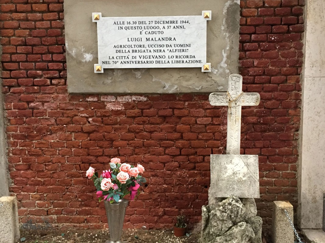 Tomba di Malandra: monumento commemorativo dedicato a Luigi Malandra, vittima del terrorismo nel 1944.