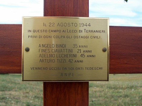 Croce commemorativa ai caduti di Terranieri, in ricordo dei civili uccisi il 22 agosto 1944.