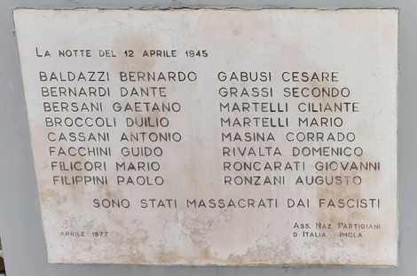 Cippo commemorativo delle vittime dell’eccidio del pozzo Becca, avvenuto il 12 aprile 1945.