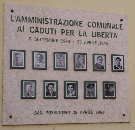 Lapide commemorativa con foto di caduti dedicati alla Libertà, San Possidonio, 25 aprile 1966.