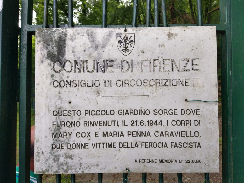 Monumento commemorativo a Mary Cox e Maria Penna Caraviello, vittime della ferocia fascista a Firenze.