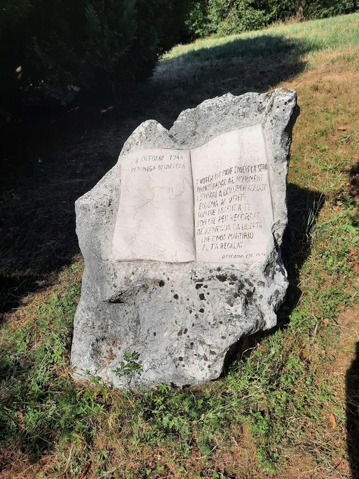 Cippo ai caduti della 122° Garibaldi, Comune di Botticino (BS), foto 2