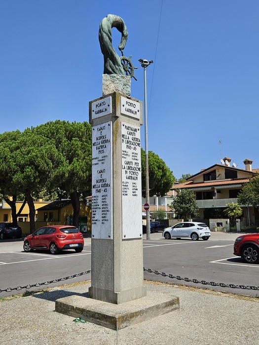 Monumento ai Caduti di Porto Garibaldi, Comune di Comacchio (FE), foto 3