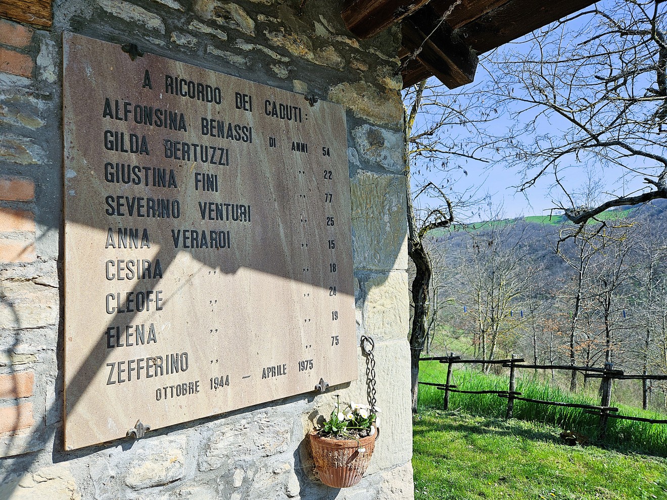 Lapide ai Caduti della strage di Predellino, Comune di Castel d'Aiano (BO), foto 1