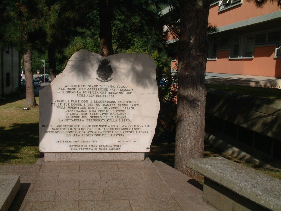 Monumento alla Resistenza: una commemorazione del sacrificio e della lotta per la libertà.