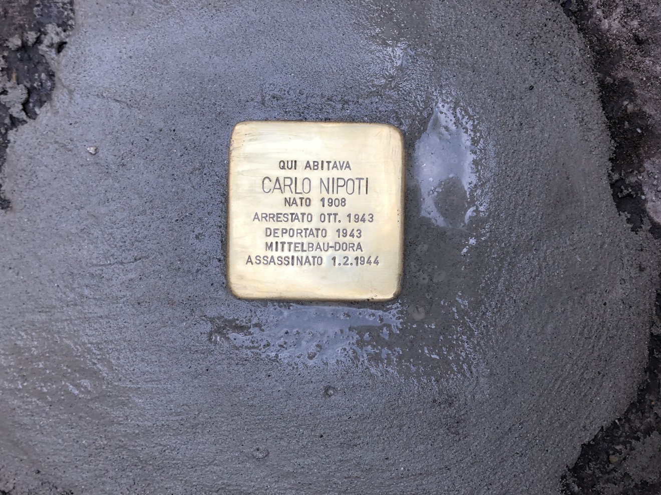 Pietra d'inciampo dedicata a Carlo Nipoti, in memoria della sua deportazione e della tragica fine.