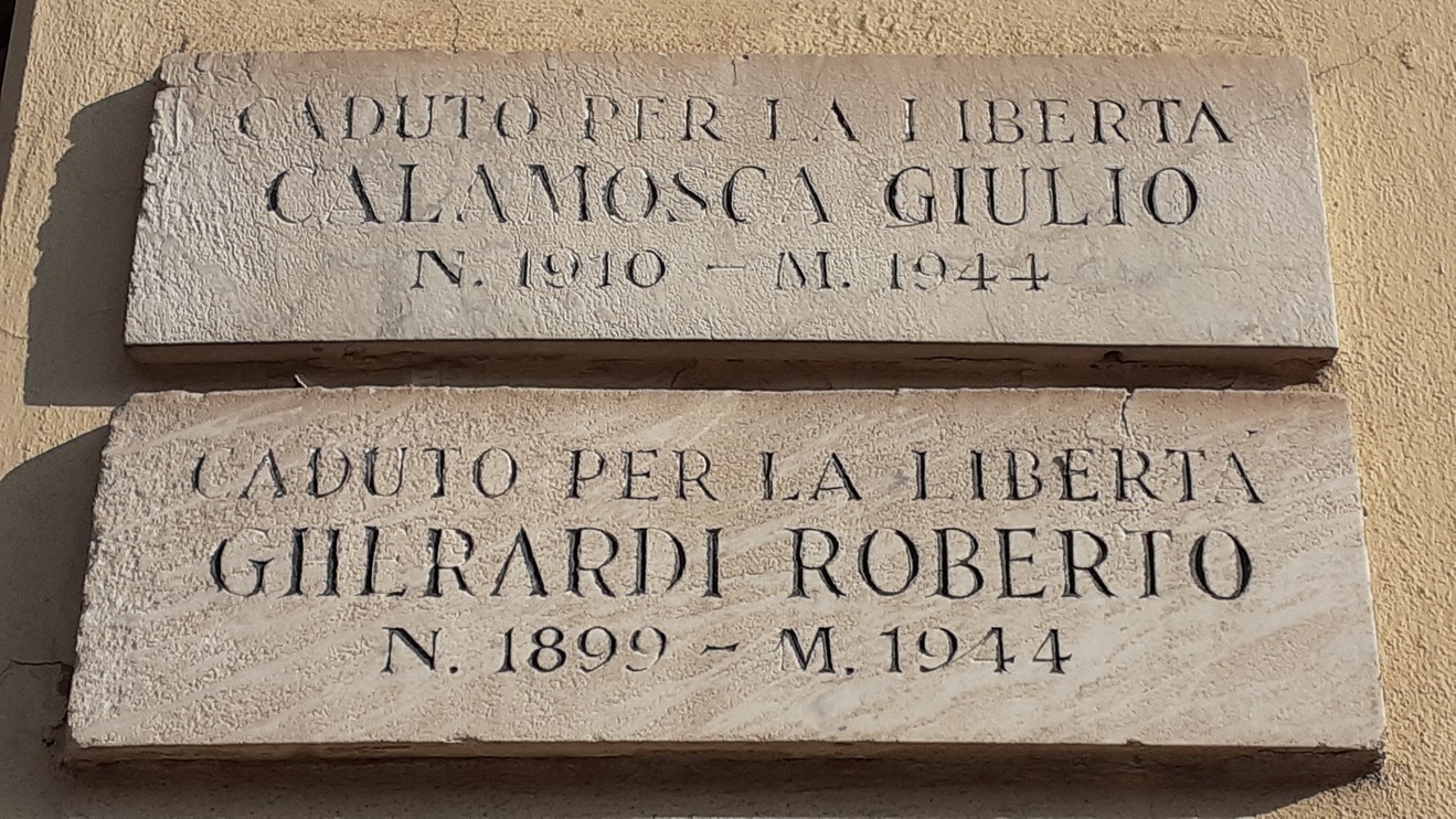 Lapidi commemorative dedicate ai caduti Calamosca Giulio e Gherardi Roberto, in onore della libertà.