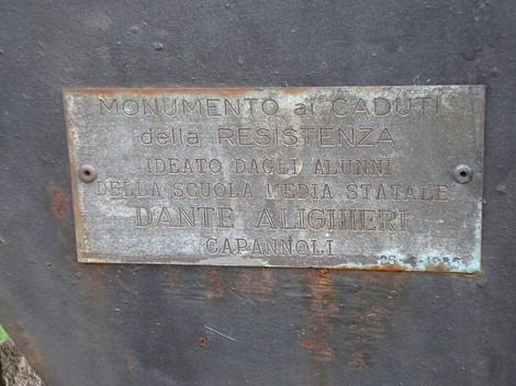 Monumento ai caduti della Resistenza, dedicato agli studenti della scuola media Dante Alighieri di Capannoli.