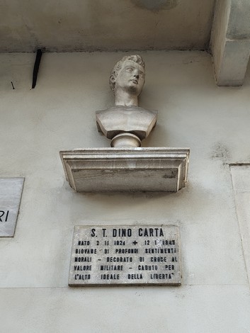 Lapide e busto a Carta, Comune di Vicenza (VI), foto 1