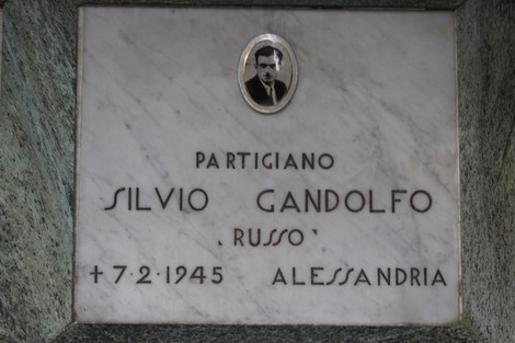 Il Sacrario dei caduti per la Liberazione con dedica a Silvio Gandolfo, partigiano di Alessandria.