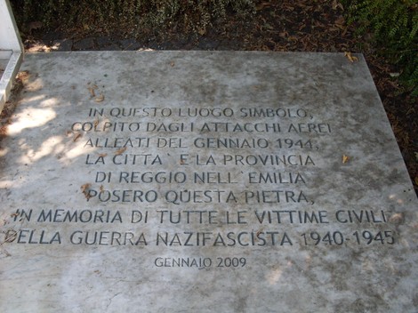Monumento in memoria delle vittime civili della provincia di Reggio Emilia durante la guerra nazifascista.
