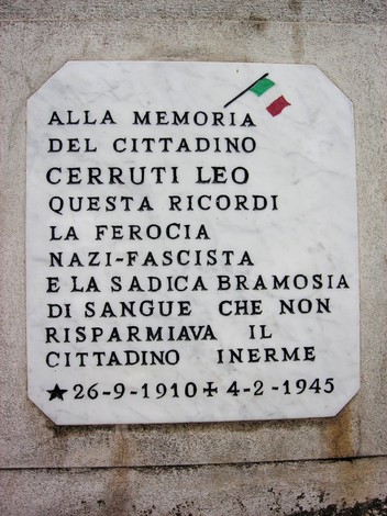 Lapide commemorativa dedicata a Leo Cerruti, vittima della violenza nazifascista.