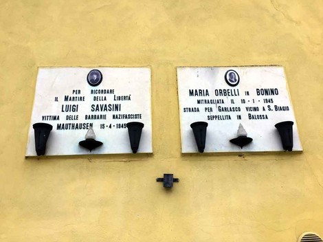 Lapidi commemorative di Luigi Savasini e Maria Orbelli, vittime di persecuzioni nazifasciste.