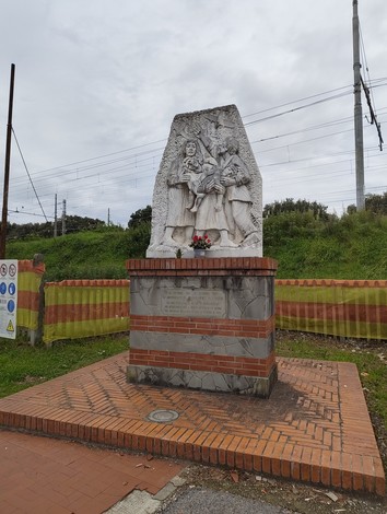 Monumento per il bombardamento delle Cascine, Comune di Empoli (FI), foto 1
