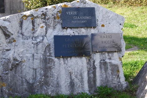 Monumento nel Parco della Resistenza di Caniparola, dedicato ai partigiani e alla memoria storica della resistenza.