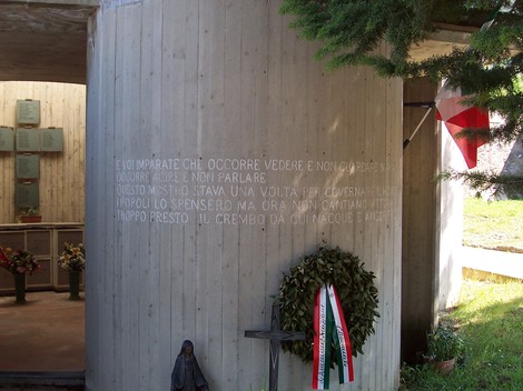 Sacrario dei caduti di Pontassieve, monumento commemorativo in onore dei soldati caduti.