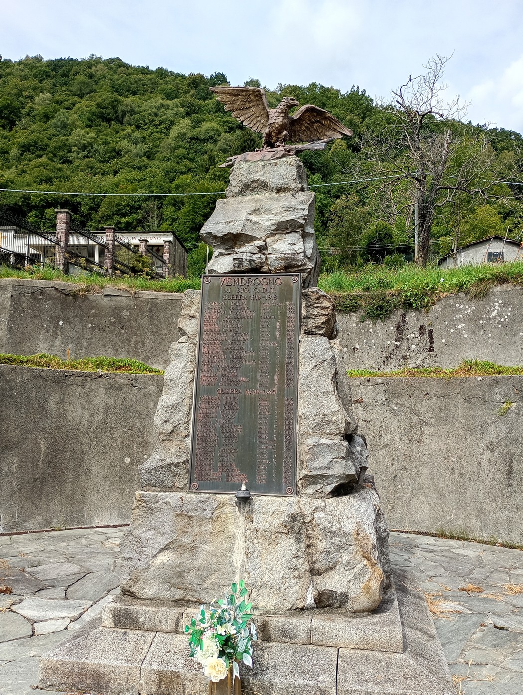 Monumento ai caduti di Vendrogno, Comune di Bellano (LC), foto 1