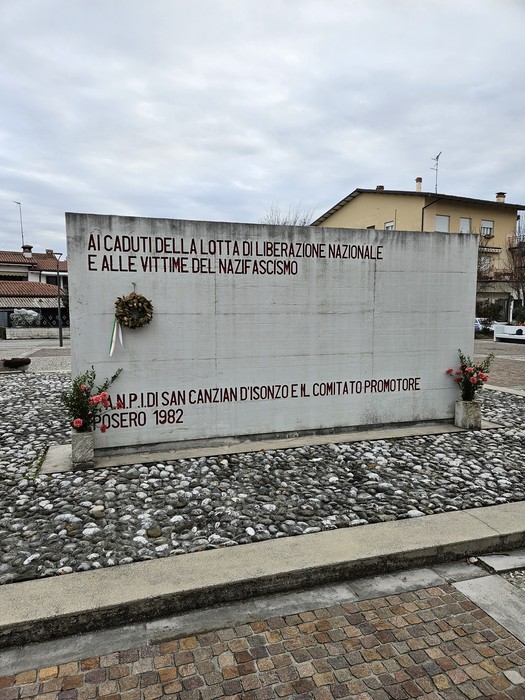 Monumento commemorativo dedicato ai Caduti della lotta di liberazione e alle vittime del nazifascismo.