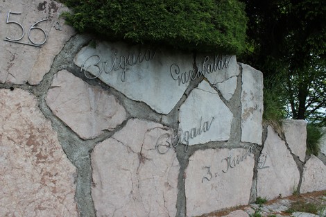 Monumento ai Partigiani al Colletto, dedicato alla memoria dei combattenti della Resistenza.