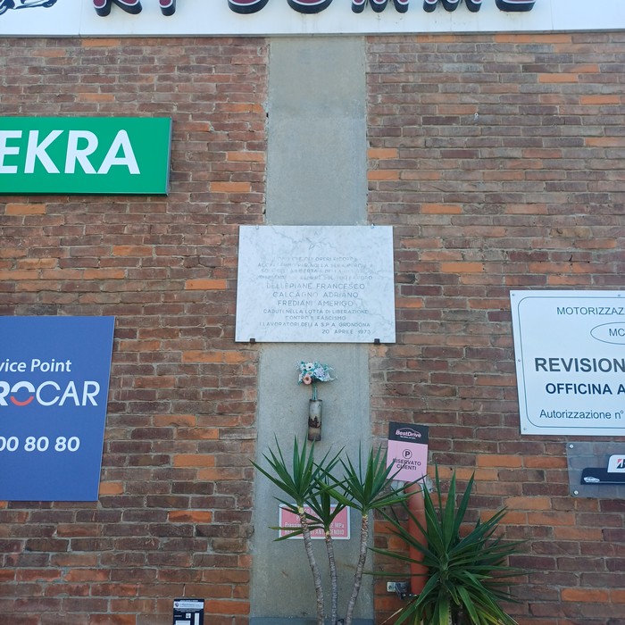 Lapide a Dellepiane, Calcagno e Frediani, Comune di Genova (GE), foto 2