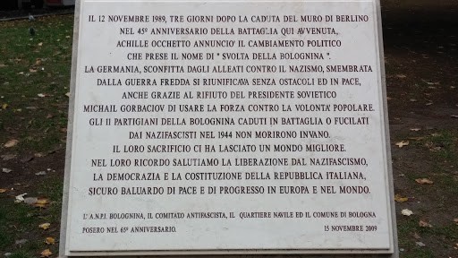 Monumento commemorativo della Battaglia della Bolognina, simbolo di libertà e cambiamento storico.
