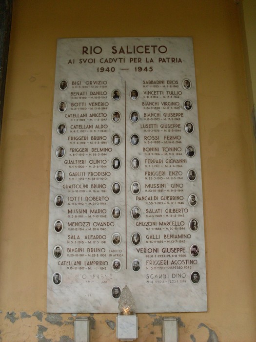 Monumento commemorativo ai Caduti per la Libertà di Rio Saliceto, dedicato ai valorosi tra il 1940 e il 1945.