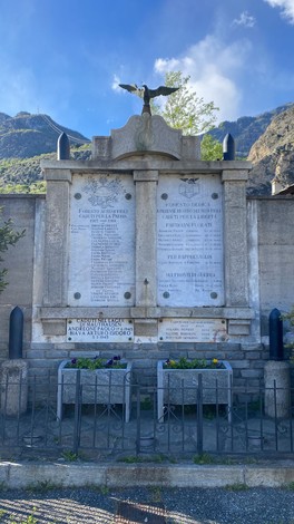 Monumento ai caduti di Foresto, dedicato alla memoria dei soldati periti nella guerra.
