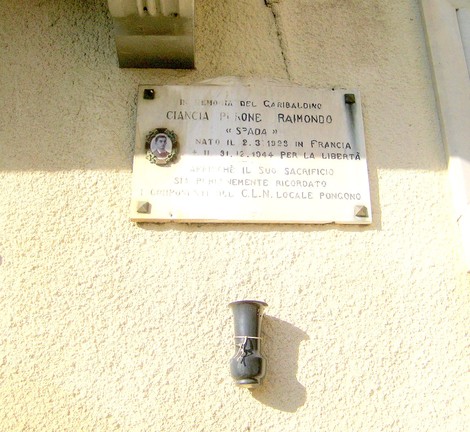 Lapide commemorativa dedicata a Ciancia Perone, garibaldino, per il suo sacrificio per la libertà.