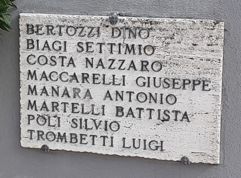 Monumento ai partigiani caduti di Ponticelli, onore ai valorosi combattenti per la libertà.
