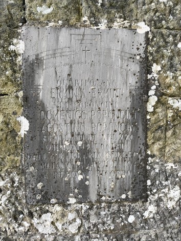 Sepolcri delle vittime dell'eccidio di Vallucciole, commemorazione di Domenico e Agostino Poponcini.