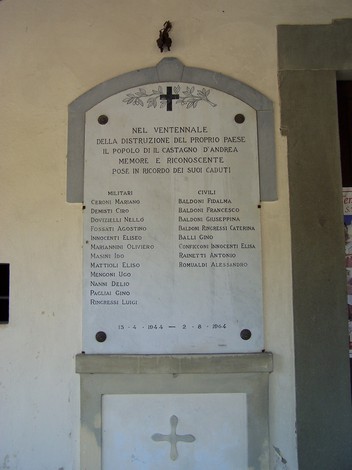 Lapide commemorativa che ricorda le vittime dell'eccidio del Castagno, avvenuto nel 1944.