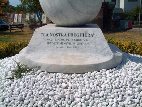 Monumento dedicato alle vittime civili della Linea Gotica, situato a Montignoso, in memoria del periodo 1944-1945.
