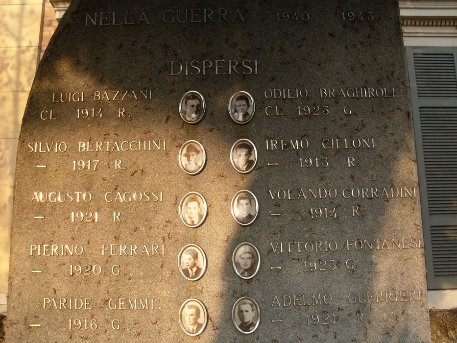 Monumento ai Caduti di Massenzatico, dedicato ai giovani dispersi nella guerra 1940-1943.