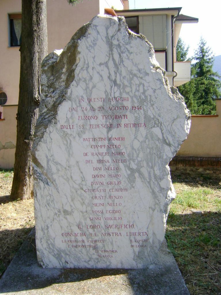 Monumento ai caduti di Santa Maria del Giudice, in onore dei martiri della Seconda Guerra Mondiale.