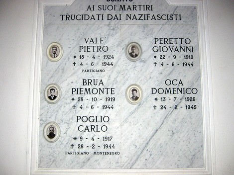 Lapide commemorativa ai caduti per la libertà, dedicata a martiri trucidati dai nazifascisti.
