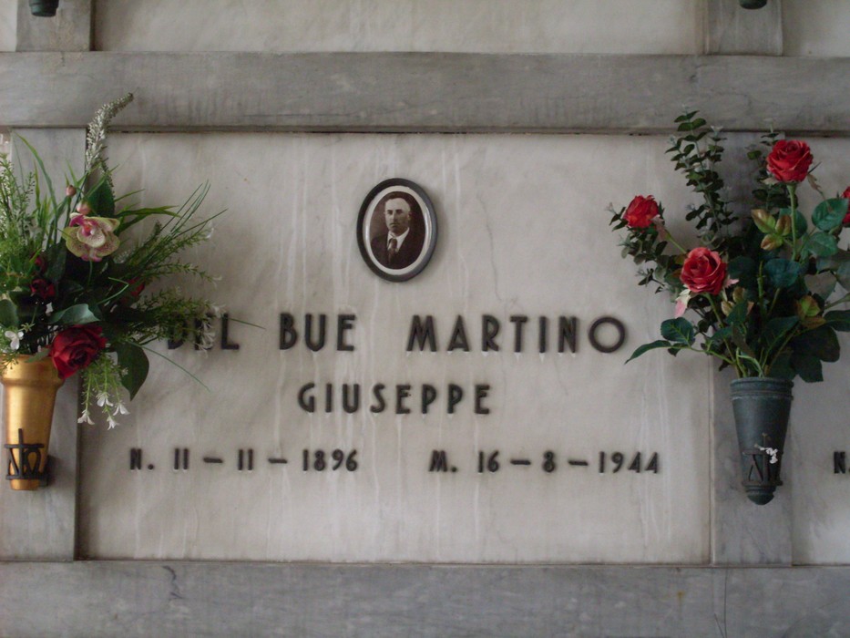 Monumento ai caduti per la libertà a Rio Saliceto, commemorazione dei giovani eroi della Resistenza.