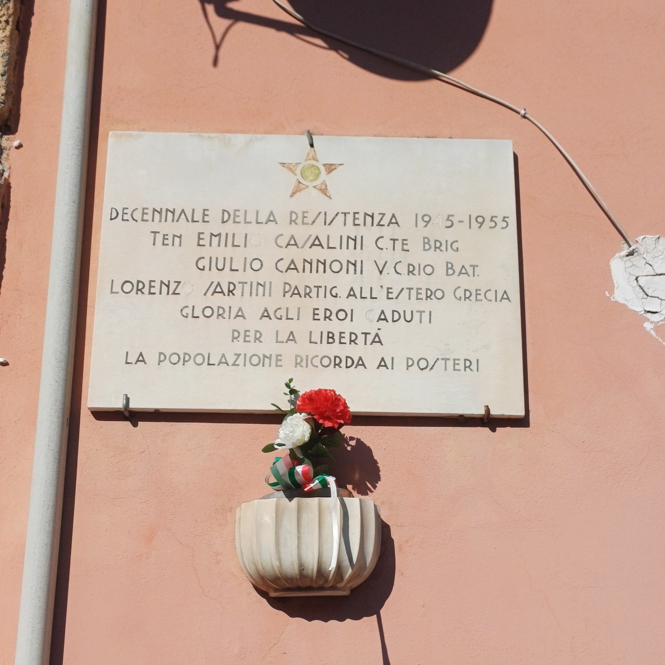 Lapide ai caduti per la Libertà, Comune di Genova (GE), foto 1