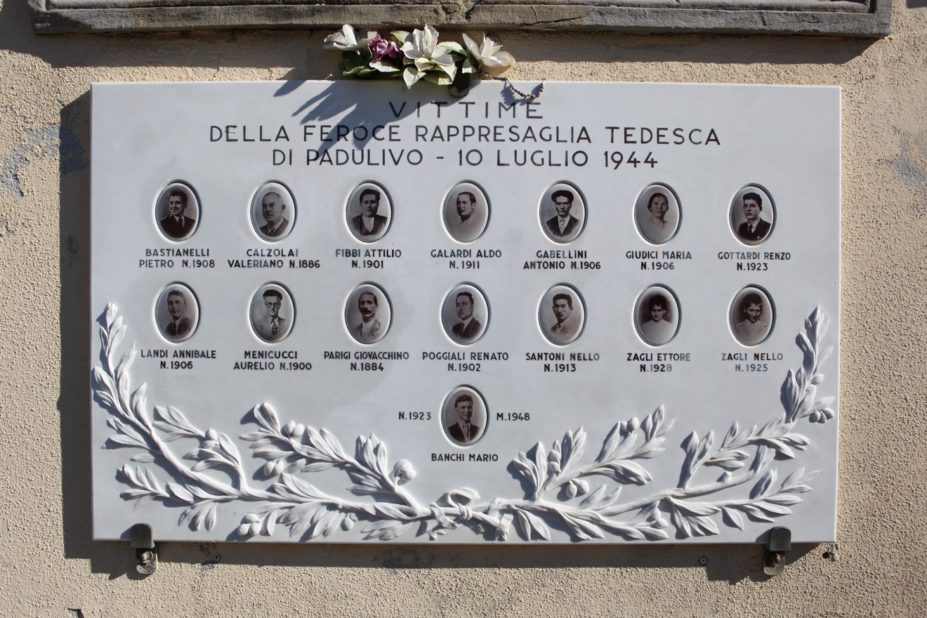 Lapide commemorativa delle vittime della rappresaglia tedesca a Padulivo, 10 luglio 1944.
