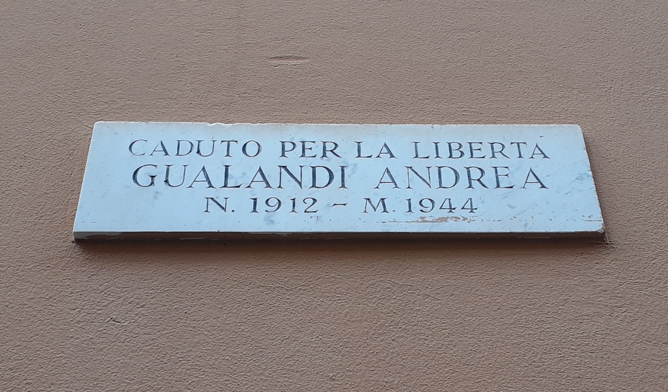 Lapide commemorativa di Gualandi Andrea, caduto per la libertà nel 1944.