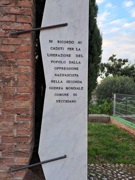 Monumento ai caduti per la Liberazione, in memoria delle vittime della seconda guerra mondiale a Vecchiano.