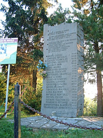 Monumento del passo del Brattello, commemorazione dei caduti nella Resistenza.