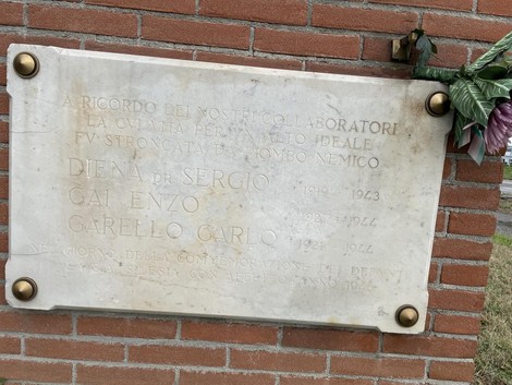 Lapidi commemorative dedicate ai patrioti della Slesia, in onore del loro sacrificio e valore.