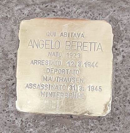 Pietra d'inciampo dedicata a Angelo Beretta, vittima della Shoah, per ricordarne la storia e il sacrificio.