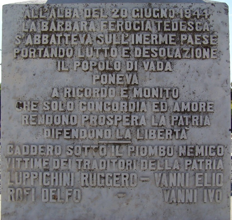 Cippo di Vada, memoriale dedicato alle vittime di guerra, simbolo di ricordo e libertà.
