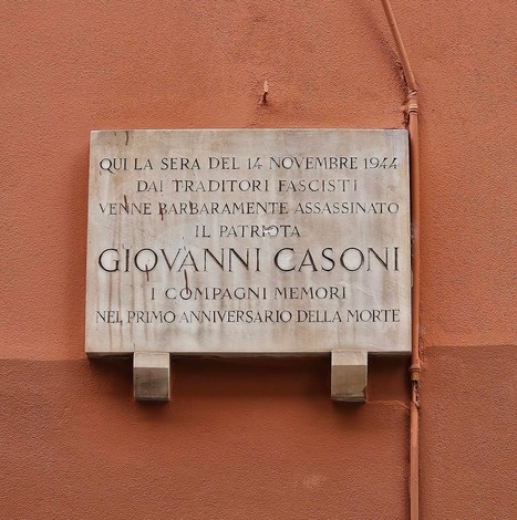 Lastra commemorativa dedicata a Giovanni Casoni, assassinato dai fascisti il 14 novembre 1944.