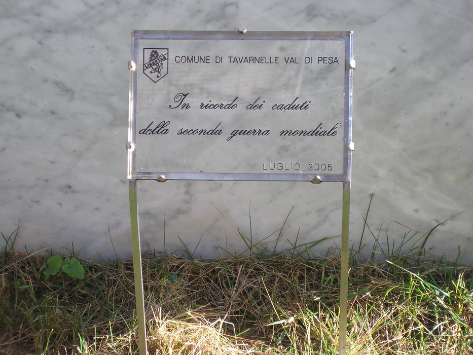 Monumento ai caduti della Seconda Guerra Mondiale a Tavarnelle Val di Pesa, inaugurato nel luglio 2005.
